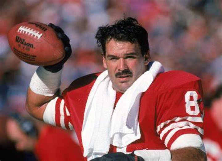 Former NFL player among 2 killed in Upstate NY plane crash (report