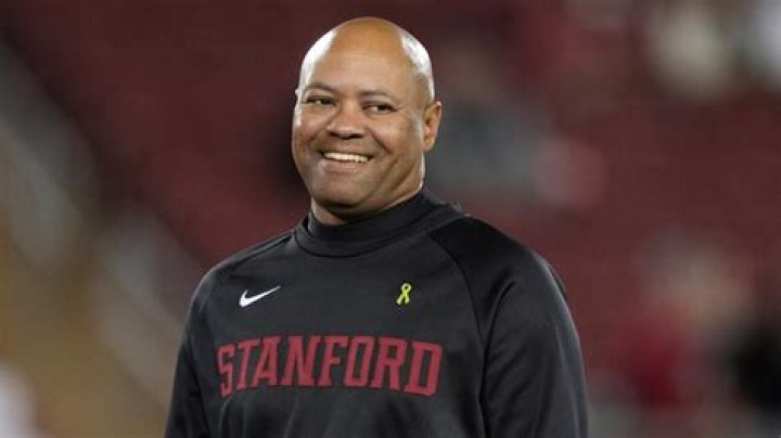 Former Stanford reliever presents personal finance education through