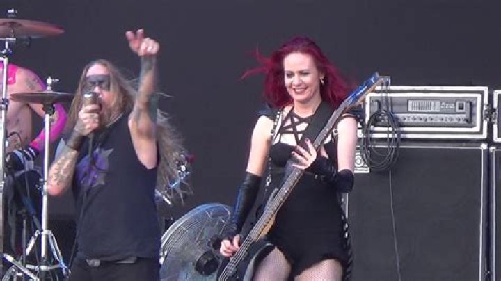 Founding Coal Chamber Bassist Rayna Foss Has Been Missing Since
