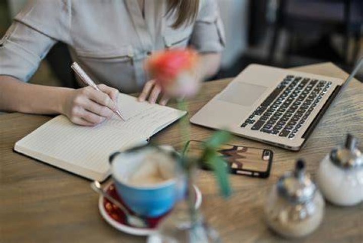 Free AI Content Writing Online Tool