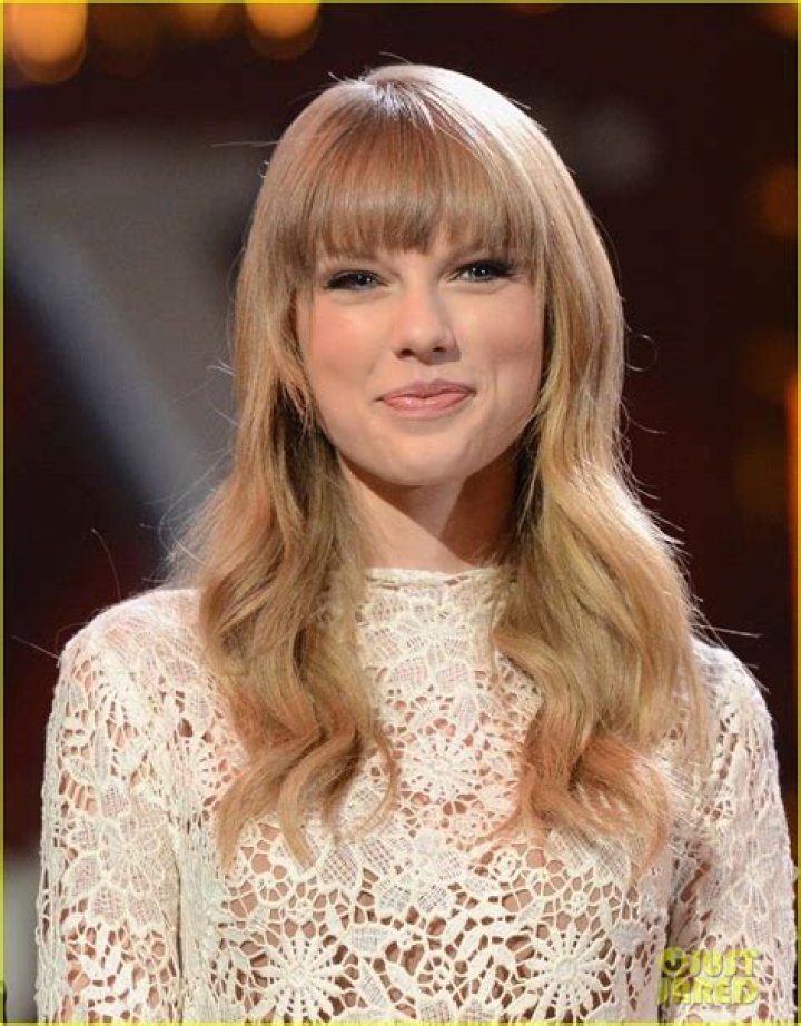 Full Sized Photo of taylor swift walk the moon shut up and dance 03