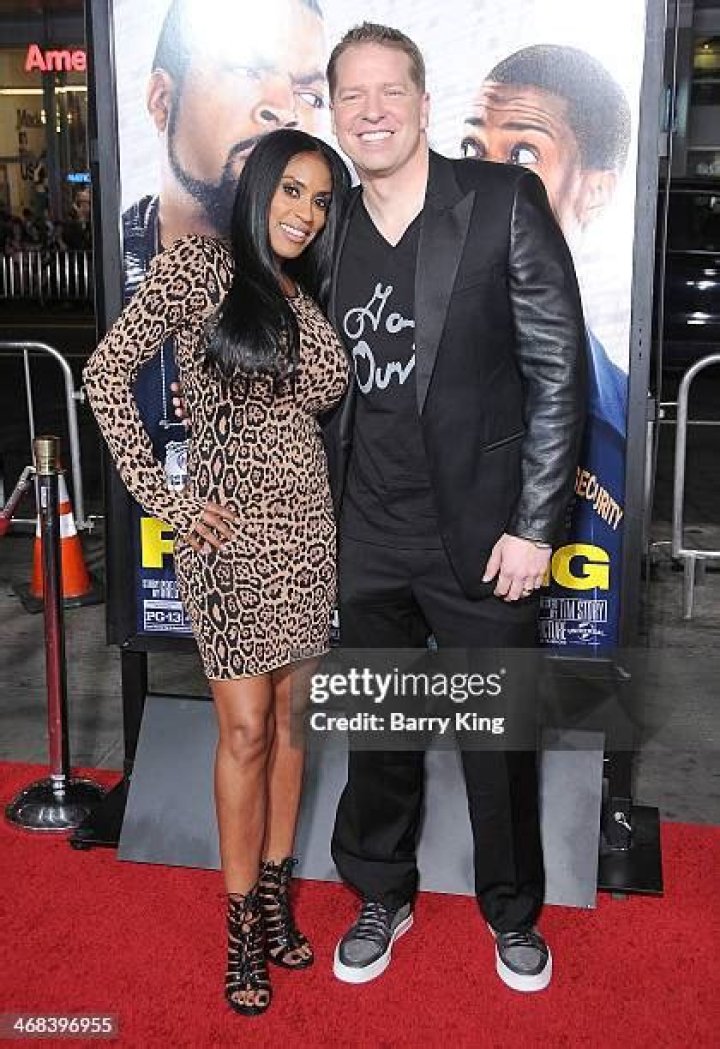 Gary Owen and wife Kenya Duke. He is too HILARIUM!!! Soul train