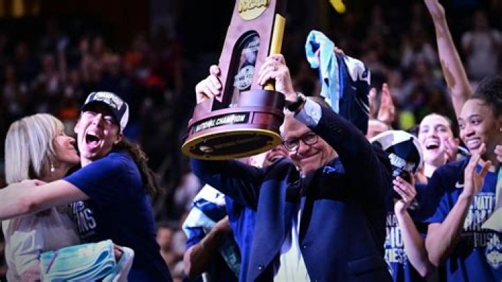 Geno Auriemma Net Worth 2023, Salary, Age, Height, Bio, Family