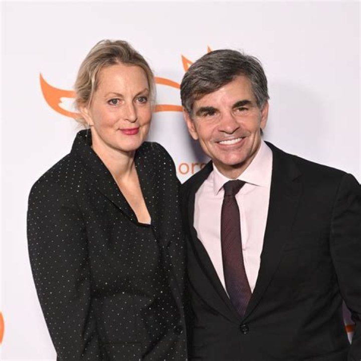 GMA&rsquo;s Stephanopoulos and Wife Ali Wentworth Are Parents of 2