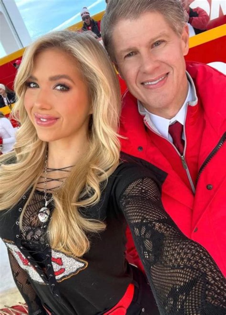 Gracie Hunt Husband, Boyfriend, Net Worth, Age, Birthday, Wiki ABTC