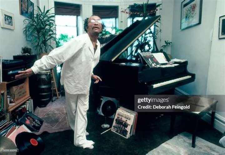 Great photos of musicians with hifi gear Page 8 Steve Hoffman