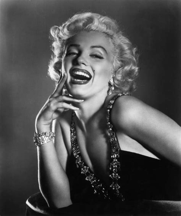 >> Biography of Marilyn Monroe Biography of famous people in the world