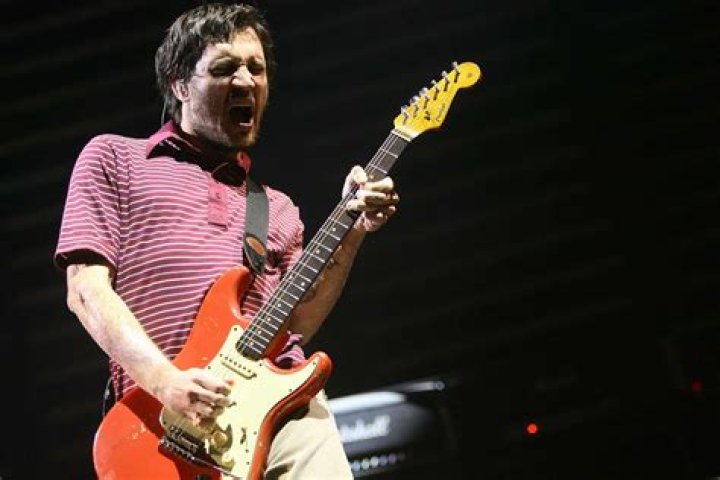 Guitarist John Frusciante Returning to The Red Hot Chili Peppers After