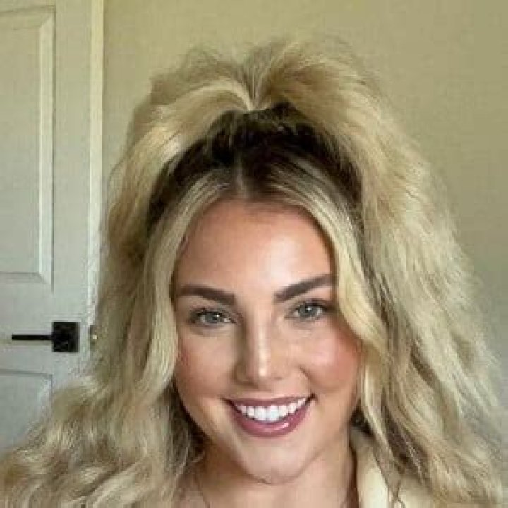 Haleigh Cox (TikTok Star) Bio, Videos, Photos, Age, Net Worth