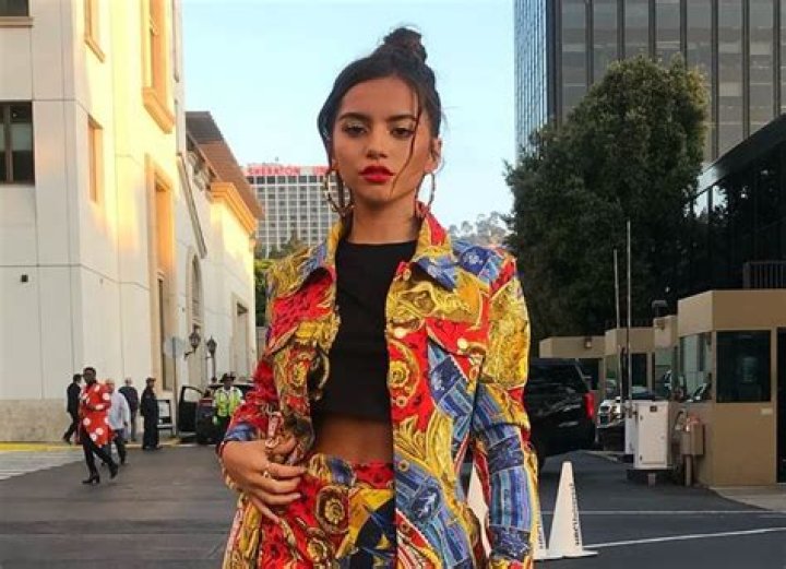 Hana Giraldo Bio, Wiki, Net Worth, Dating, Boyfriend, Age, Height