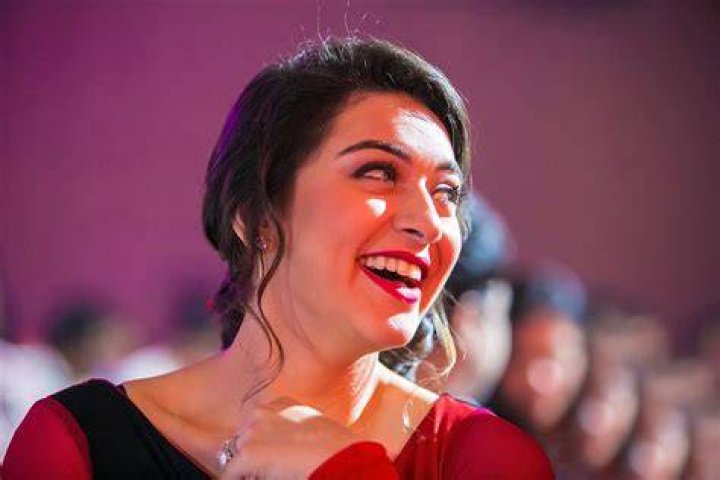 Hansika Motwani stunning Hot Unseen Pictures