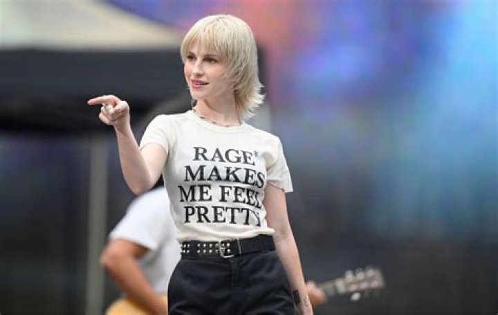 Hayley Williams Wiki 2021 Net Worth, Height, Weight, Relationship
