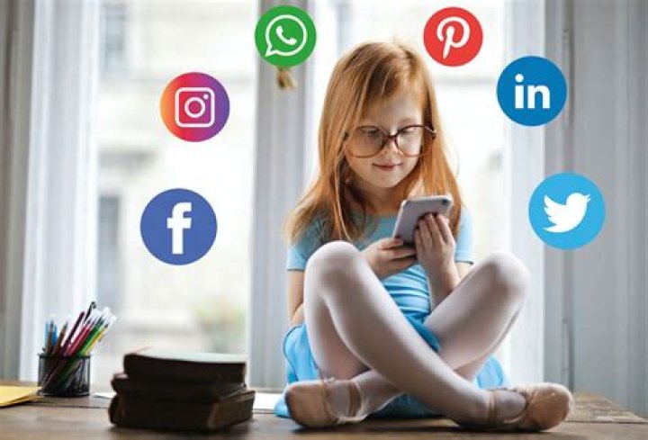 Helps Her In Social Media, Gscnine