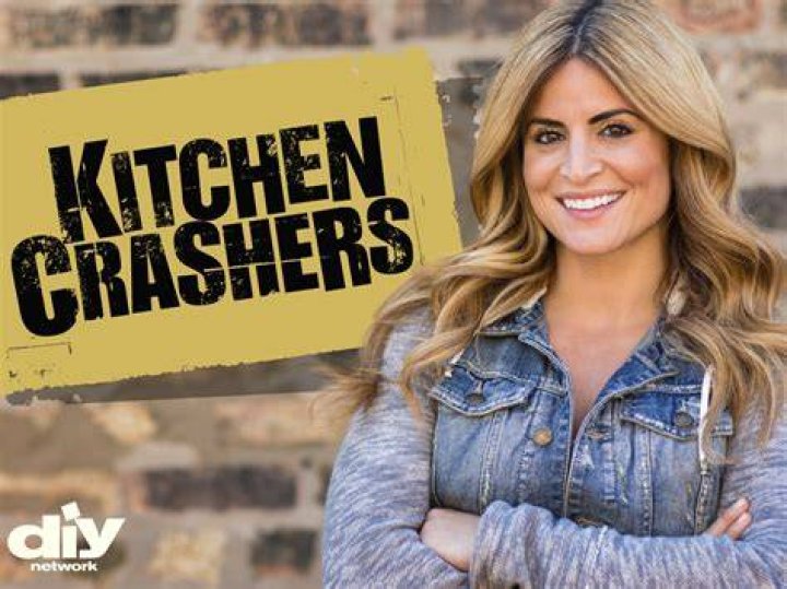 Home Alison victoria, Kitchen crashers, Hgtv star