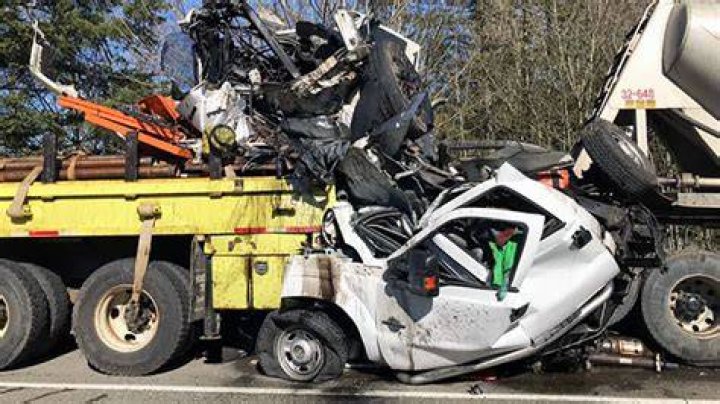Horrific Crash Entraps Two San Fernando YouTube