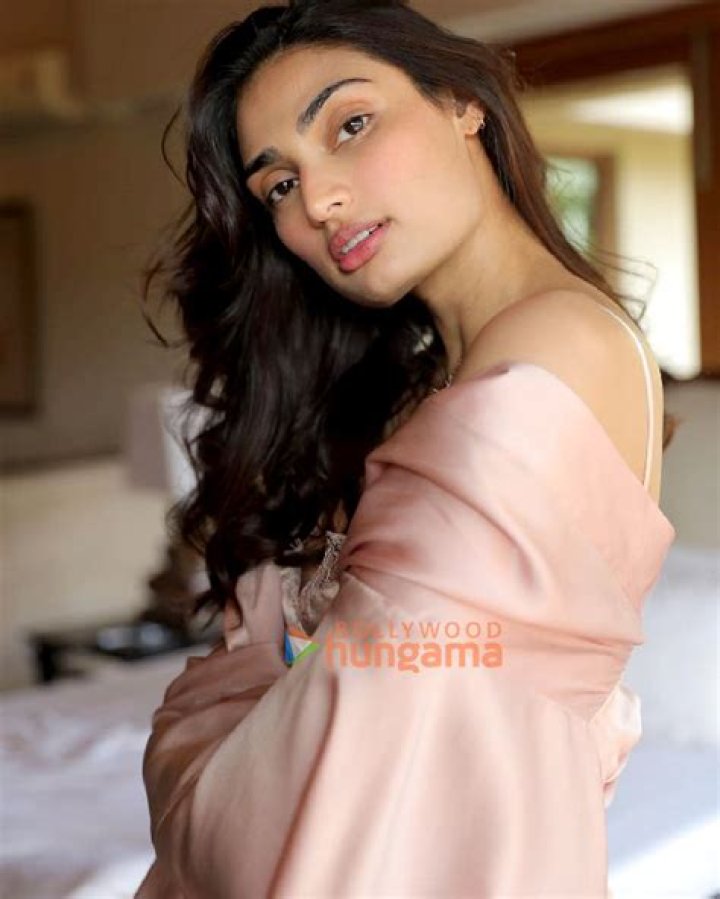Hot photos Athiya Shetty