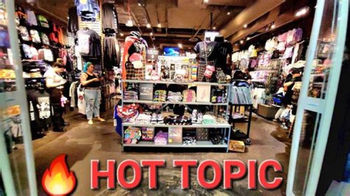 Hot Topic Store Hot Topic Browse With Me YouTube