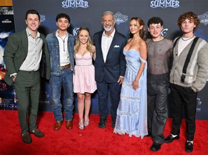 How Many Kids Does Mel Gibson Have? Facts About The Actor's Family