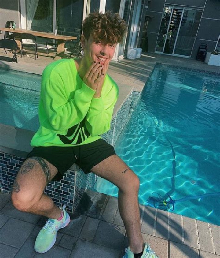 How Much Money Bryce Hall Makes On YouTube Net Worth