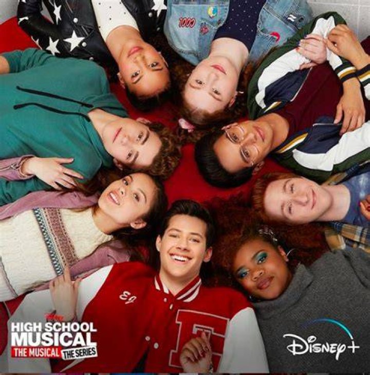 HSMTMTS fans pay tribute to Addison who played Nini's roommate Emily
