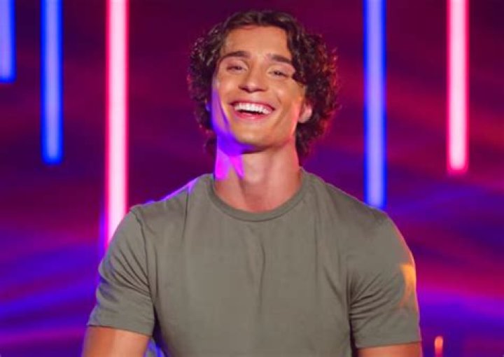 Il tiktoker americano Peter Vigilante nel cast di Too hot to handle 2021