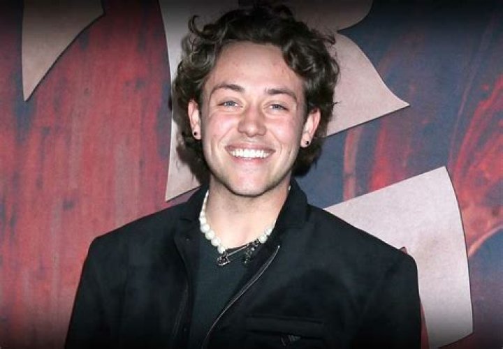 Is Ethan Cutkosky related to Lil Xan? Celebrity.fm 1 Official
