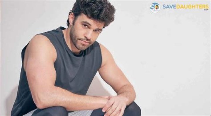Is Steven Krueger Gay? Wikipedia, Age, Biography, Partner, Height