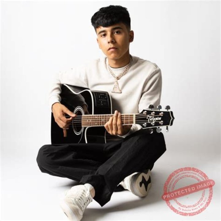 Ivan Cornejo (Singer) Bio, Wiki, Height, Girlfriend, Net Worth, Songs