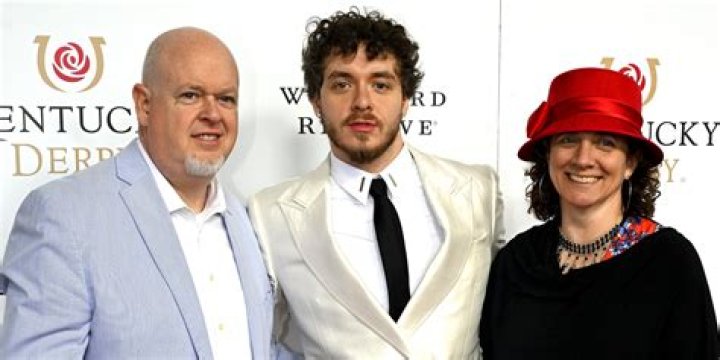 Jack Harlow and his parents 🤍🤍 in 2022 Harlow, Handsome jack, Girls