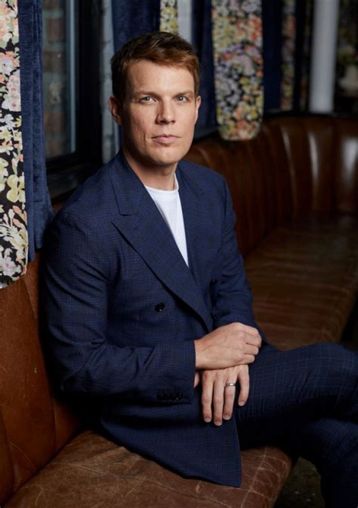 Jake Lacy's Wiki Wife, Single, Married, Gay, Parents, Today, Relationship