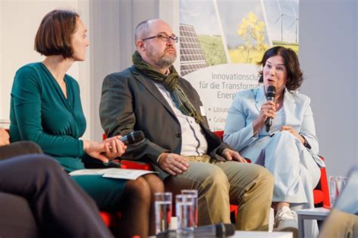 Jana Herkommer Projektleiterin Beteiligungsführung Erneuerbare Energien EnBW Energie Baden