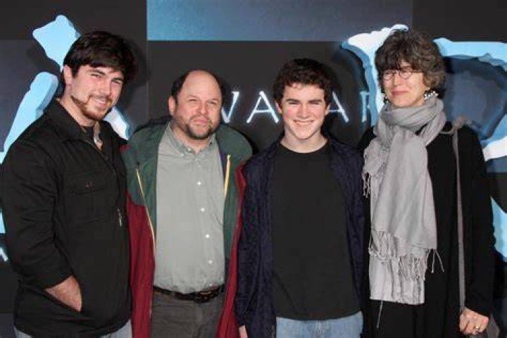 Jason Alexander and Familyarriving at the Los Angeles Premiere of AvatarGrauman s Chinese