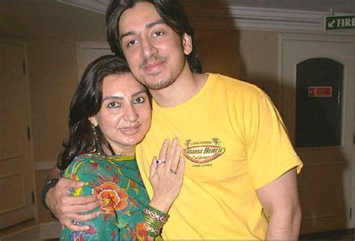 Javed Khan Amrohi Wife, Son, Death, Age, Family, Biography & More