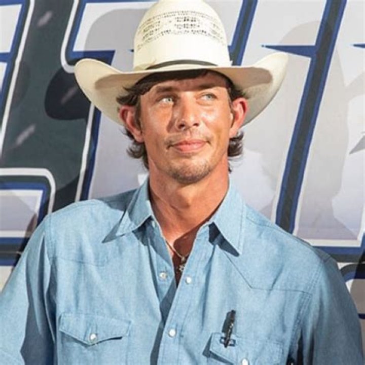 JB Mauney Net Worth, Wife, Hat, Injuries, NFR, Dad, Age, Bull Rider