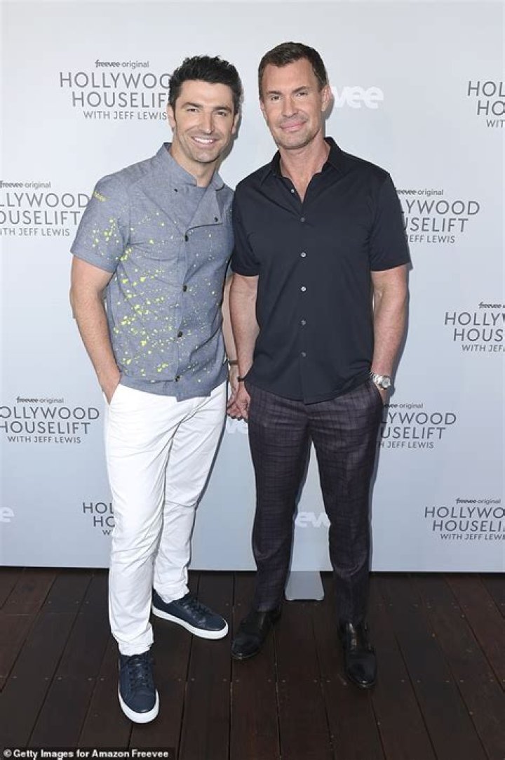Jeff Lewis and his exboyfriend Scott Anderson reunite for a walk with their dogs Daily Mail