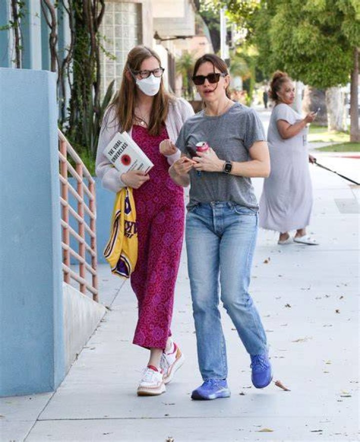 Jennifer Garner with sister Melissa Garner Wylie Jennifer garner