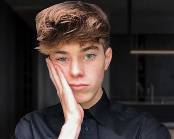 Jeremy Hutchins Age, Bio, Birthday, Family, Net Worth National Today