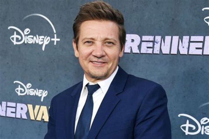 Jeremy Renner walked first red carpet since snowplow accident
