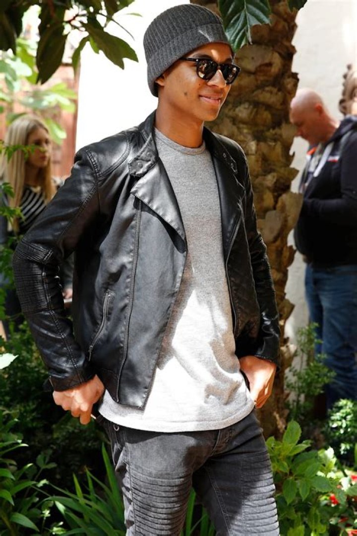 Jermaine Jackson Out and About in Los Angeles (12/11/2015)