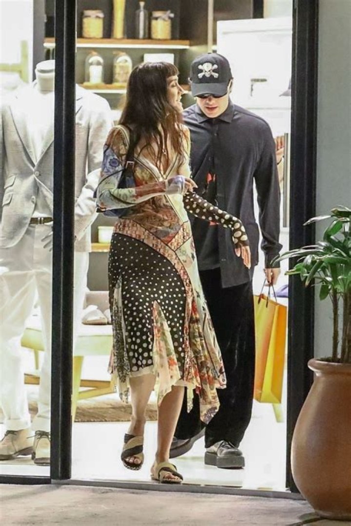Jesse Jo Stark Shopping in Malibu 05/25/2021 • CelebMafia