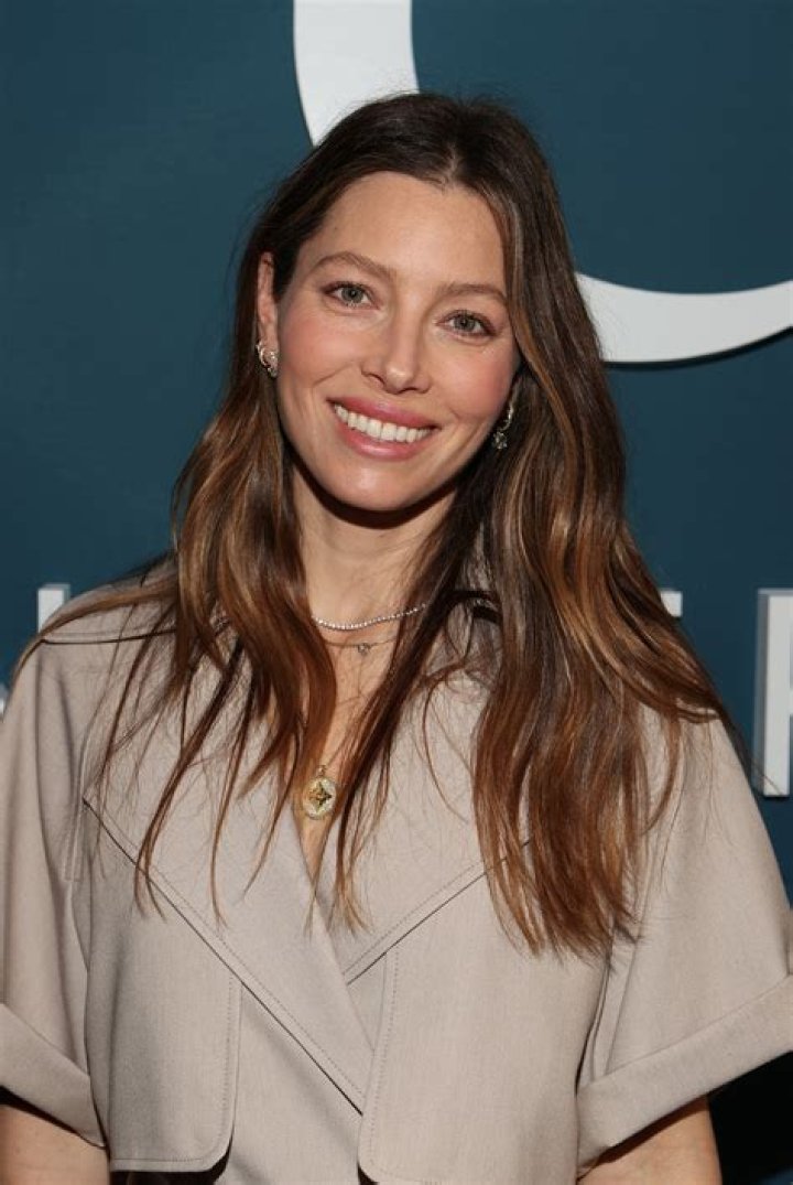 Jessica Biel looks unrecognizable as 80s housewife turned axemurderer