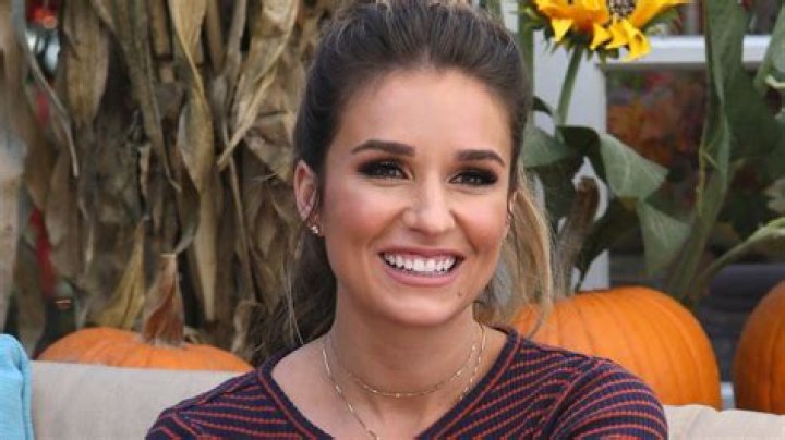 Jessie James Decker Doesn't Think About Her Body After Having Kids