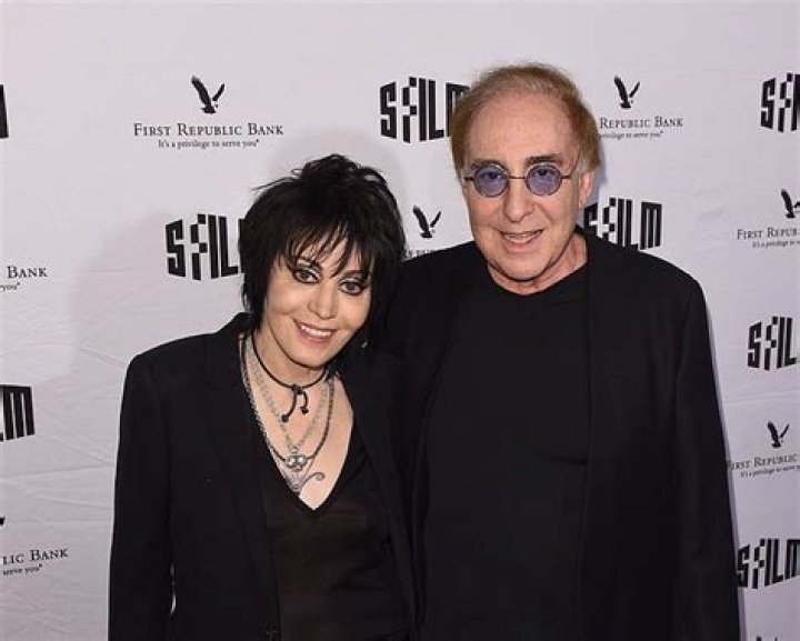 Joan Jett Net Worth How Much Is Joan Jett Worth? TRAN HUNG DAO School