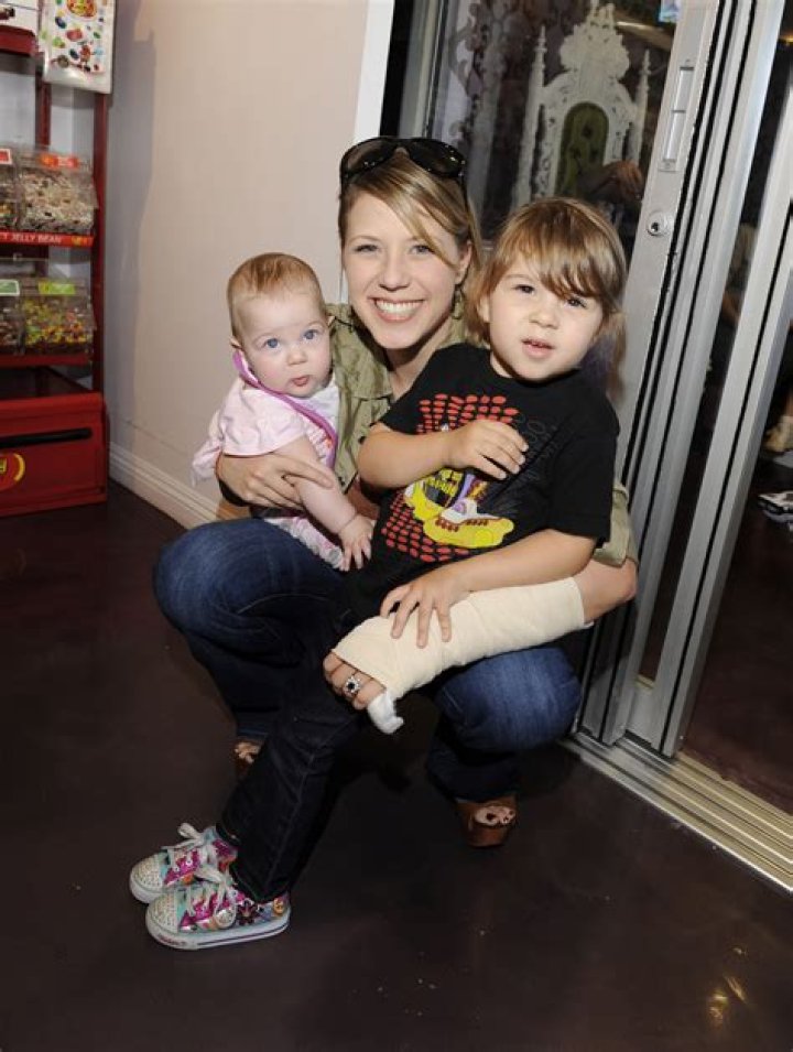 Jodie Sweetin Kids Meet Daughters Zoie and Beatrix Closer Weekly