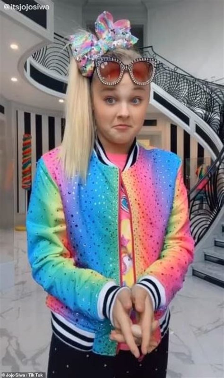 Jojo Siwa Shows Off Her Tricked Out Tesla Model X In Hollywood! YouTube