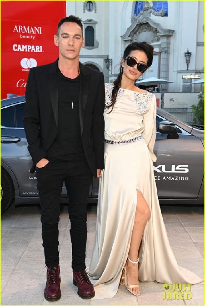 Jonathan Rhys Meyers & Katie McGrath Jonathan Rhys Meyers & Katie