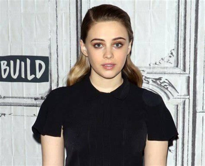 Josephine Langford Height Weight Body Stats Age Family Facts