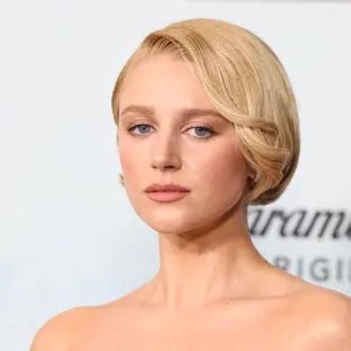 Julia Schlaepfer Age, Net Worth, Height, Affair, Career, and More