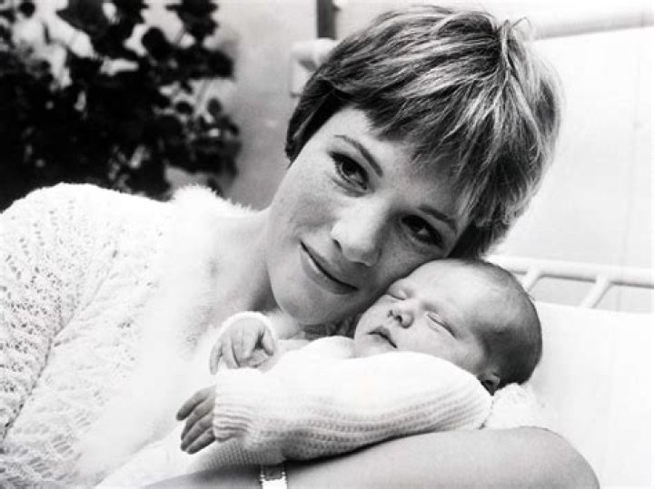 Julie Christie and Julie Andrews at the Academy Awards (1966) Julie