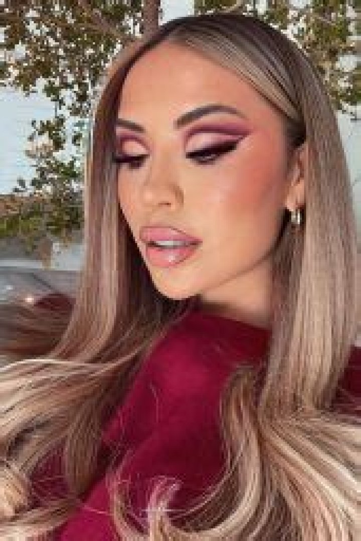 Karen Sarahi Gonzalez Live Stream Video and Photos 11/02/2021
